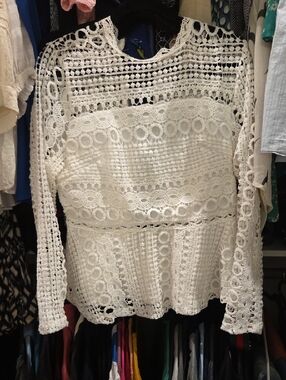 Women's White Crochet Lace Long-Sleeve Top